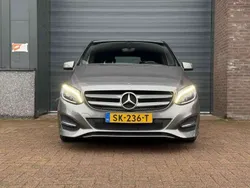 Grijs Gebruikt 2018 Mercedes B180 Ambition MPV | € 19.950 (Eerlijke prijs)