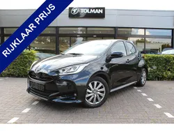 Zwart Gebruikt 2023 Toyota Yaris Hybrid Hatchback | € 22.950 (Eerlijke prijs)