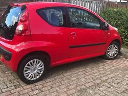 Rood Gebruikt 2006 Peugeot 107 Hatchback | € 1.500 (Eerlijke prijs)
