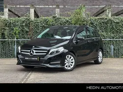 Zwart Gebruikt 2016 Mercedes B180 Style MPV | € 17.900 (Goede deal)