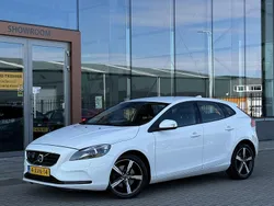 Wit Gebruikt 2014 Volvo V40 R-Design Stationwagen | € 13.045 (Eerlijke prijs)