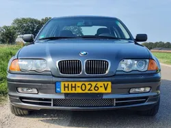 Grijs Gebruikt 2001 BMW 330 Sedan | € 9.499 (Eerlijke prijs)