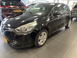 Zwart Gebruikt 2015 Renault Clio IV Dynamique Hatchback | € 9.995 (Iets duurder)