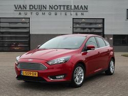 Rood, metallic lak Gebruikt 2015 Ford Focus Hatchback | € 10.950 (Eerlijke prijs)