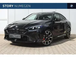 Saphirschwarz Nieuw 2025 BMW 220 M Sport Coupé | € 56.459 (Eerlijke prijs)