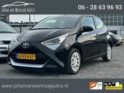 Zwart Gebruikt 2021 Toyota Aygo X-play Hatchback | € 9.950 (Goede deal)