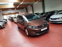 Bruin Gebruikt 2017 VW Touran Highline MPV | € 19.950 (Iets duurder)