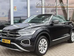 Zwart Gebruikt 2024 VW T-Roc Cabriolet Move Cabriolet | € 32.900 (Super prijs)