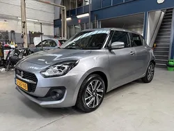 Grijs Gebruikt 2023 Suzuki Swift Style Hatchback | € 17.850 (Eerlijke prijs)