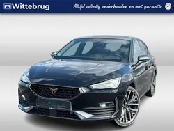 Zwart, metallic lak Gebruikt 2022 Cupra Leon Hatchback | € 27.950 (Eerlijke prijs)