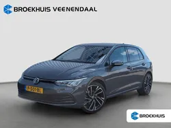Grijs, metallic lak Gebruikt 2022 VW Golf VIII Life Hatchback | € 19.750 (Eerlijke prijs)