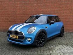 Blauw Gebruikt 2017 Mini ONE Chili Hatchback | € 9.450 (Eerlijke prijs)