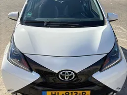 Wit Gebruikt 2015 Toyota Aygo X-play Hatchback | € 7.800 (Iets duurder)