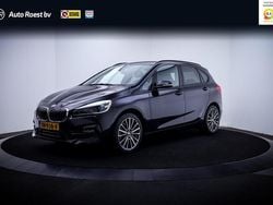 Zwart Gebruikt 2019 BMW 218 Executive Stationwagen | € 21.125 (Goede deal)