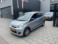 Grijs, metallic lak Gebruikt 2009 Daihatsu Cuore Hatchback | € 499 (Super prijs)