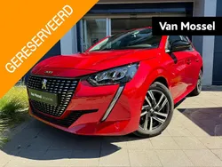 Rood Gebruikt 2023 Peugeot 208 Allure Hatchback | € 19.435 (Eerlijke prijs)