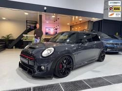 Grijs (metallic) Gebruikt 2015 Mini John Cooper Works Hatchback | € 16.995 (Eerlijke prijs)