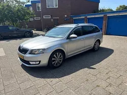 Grijs Gebruikt 2014 Skoda Octavia GreenLine Stationwagen | € 5.500 (Goede deal)
