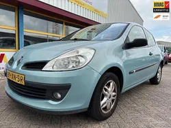 Blauw Gebruikt 2007 Renault Clio II Business Hatchback | € 1.750 (Eerlijke prijs)