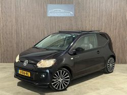 Zwart Gebruikt 2014 VW up! Groove Hatchback | € 5.900 (Eerlijke prijs)