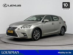 Grijs metallic Gebruikt 2019 Lexus CT200h Business Edition Hatchback | € 20.950 (Eerlijke prijs)