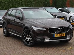 Bruin Gebruikt 2017 Volvo V90 CC Pro Stationwagen | € 27.950 (Eerlijke prijs)