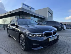 Zwart Gebruikt 2022 BMW 330e M Sport Stationwagen | € 34.950 (Super prijs)