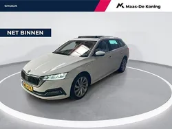 Wit Gebruikt 2022 Skoda Octavia Business Line Stationwagen | € 26.440 (Iets duurder)