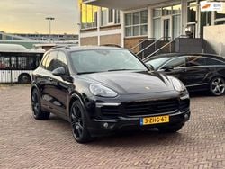 Zwart Gebruikt 2015 Porsche Cayenne SUV | € 31.950 (Eerlijke prijs)