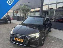 Zwart, metallic lak Gebruikt 2021 Audi A3 Sportback e-tron Competition Sedan | € 32.950 (Iets duurder)
