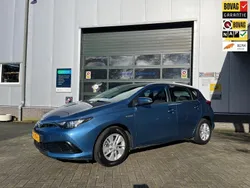 Blauw Gebruikt 2017 Toyota Auris Business Edition Hatchback | € 12.900 (Goede deal)