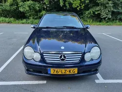 Blauw Gebruikt 2003 Mercedes 180 Sedan | € 999