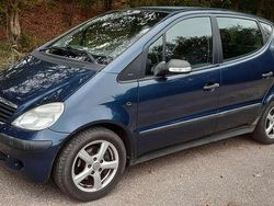 Blauw Gebruikt 2004 Mercedes A160 Classic Hatchback | € 1.440 (Eerlijke prijs)