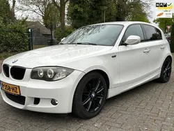 Wit Gebruikt 2011 BMW 116 Executive Hatchback | € 6.295 (Eerlijke prijs)