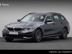 Grijs Gebruikt 2022 BMW 330e Executive Stationwagen | € 37.880 (Goede deal)