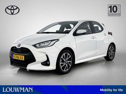 Wit Gebruikt 2022 Toyota Yaris Hybrid Hatchback | € 21.245 (Eerlijke prijs)