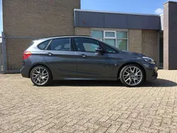 Grijs Gebruikt 2019 BMW 218 Hatchback | € 20.500