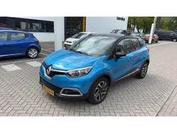Twotone bleu pacifique / noir Gebruikt 2017 Renault Captur Dynamique SUV | € 10.950 (Eerlijke prijs)