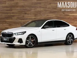 Wit Gebruikt 2024 BMW 550e M Sport Sedan | € 79.740 (Super prijs)
