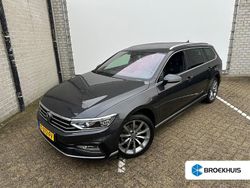 Grijs Gebruikt 2023 VW Passat Business Stationwagen | € 32.900 (Iets duurder)