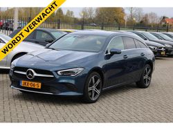 Blauw Gebruikt 2022 Mercedes CLA250 Advantage Sedan | € 28.900 (Goede deal)