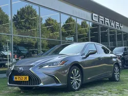 Grijs Gebruikt 2021 Lexus ES300H Sedan | € 34.999