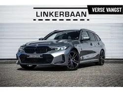 Grijs Gebruikt 2024 BMW 330 M Sport Stationwagen | € 51.450 (Duur)