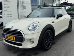 Wit Gebruikt 2016 Mini Cooper Business Hatchback | € 11.945 (Eerlijke prijs)