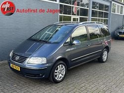 Blauw Gebruikt 2005 VW Sharan Highline MPV | € 4.250