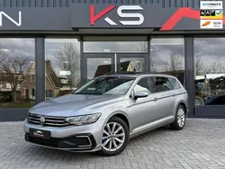 Grijs, metallic lak Gebruikt 2021 VW Passat GTE Stationwagen | € 24.999 (Eerlijke prijs)
