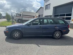 Blauw Gebruikt 2002 Volvo V40 Stationwagen | € 999 (Iets duurder)