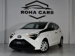 Wit Gebruikt 2020 Toyota Aygo Hatchback | € 9.745 (Goede deal)