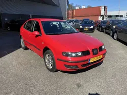 Rood Gebruikt 2004 Seat Leon Stella Hatchback | € 990 (Goede deal)
