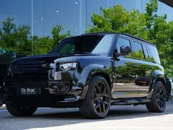 Zwart Nieuw 2025 Land Rover Defender SUV | € 137.888